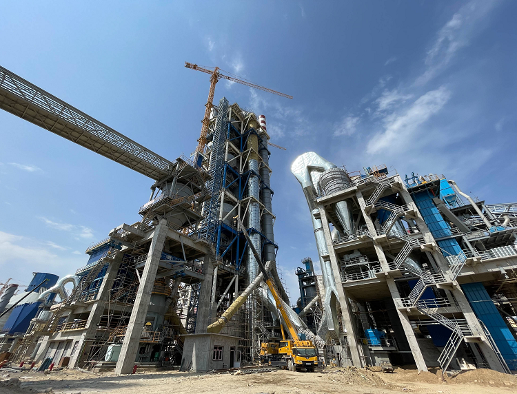 變頻器廠家 | 水泥廠破碎機(jī)引入變頻器，優(yōu) ...